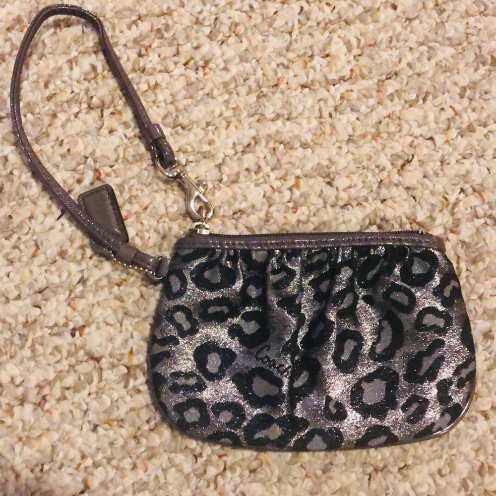NEW✨ Coach glitter cheetah print mini wristlet